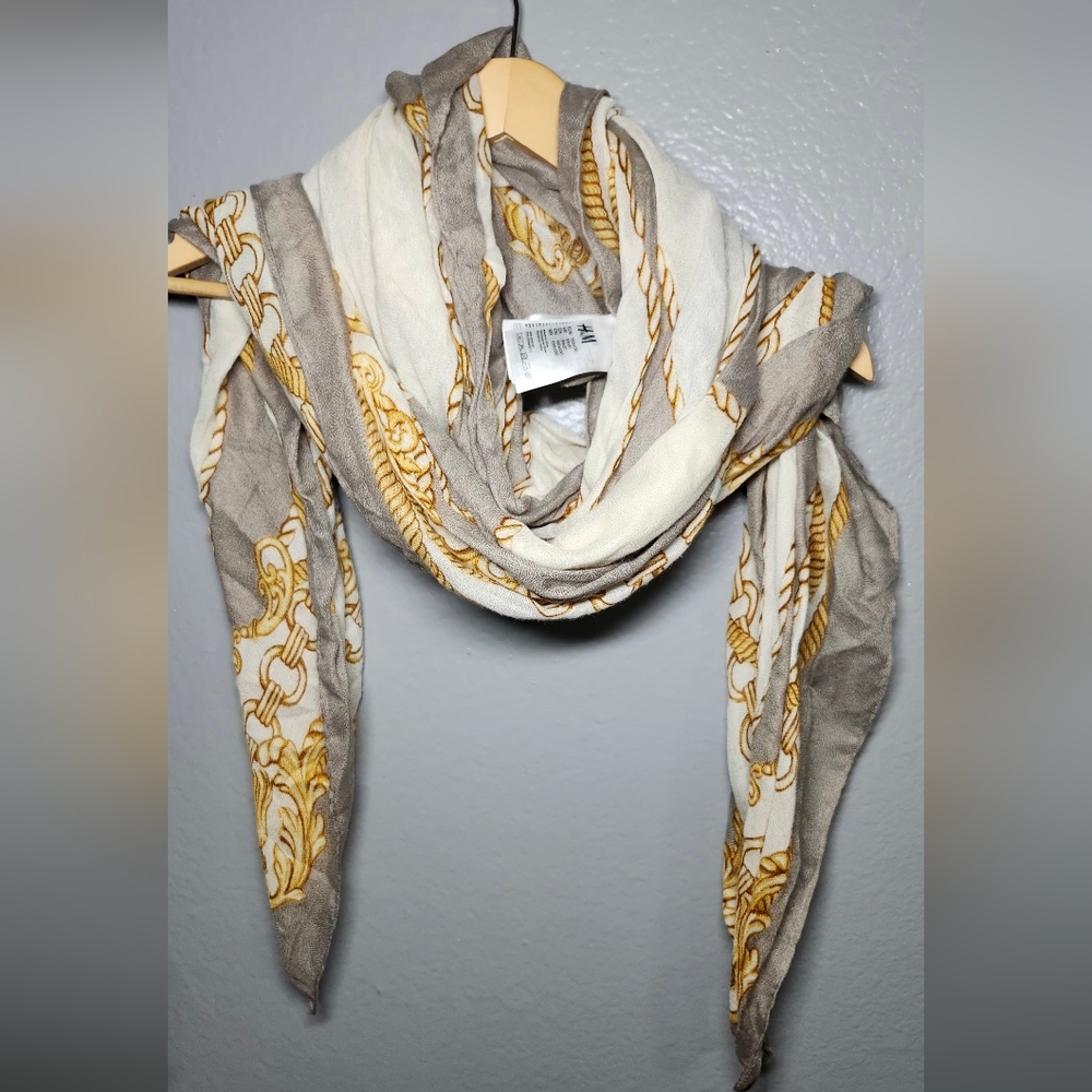 Elegant Gold and Cream Scarf
